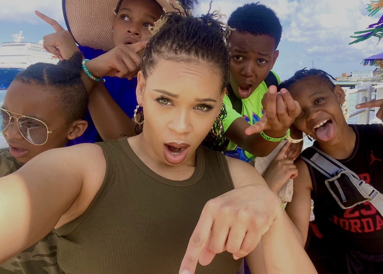 Tara and the crew on vacation